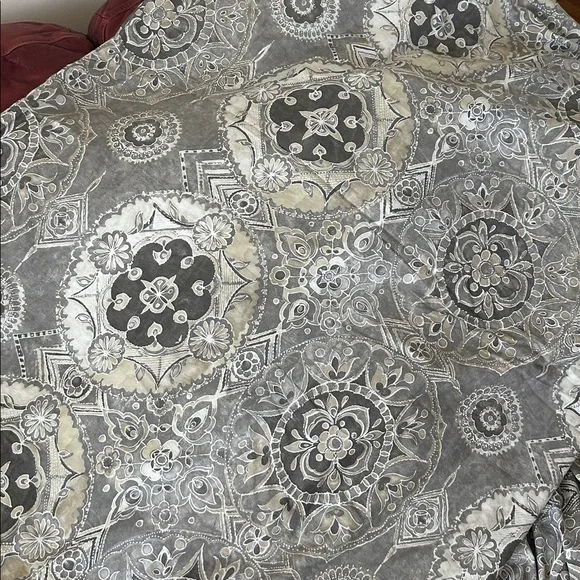 Pottery Barn Jacquelyn Medallion King Duvet Cover - Picture 1 of 4